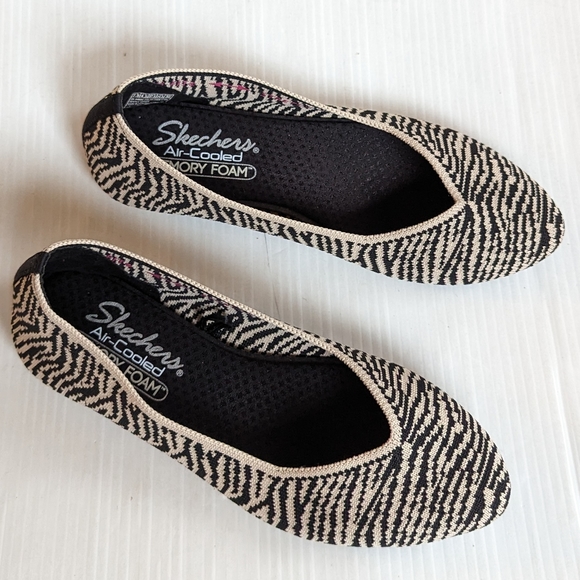 SKECHERS Air Cooled Memory Foam Zebra Striped Knit Ballet Flats - Picture 9 of 10